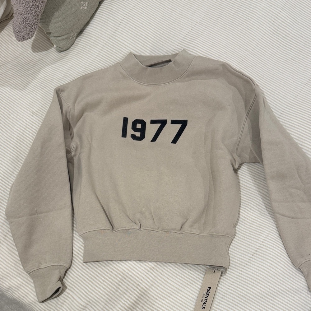 Essentials Fear of God with Black 1977 Design. NWT.